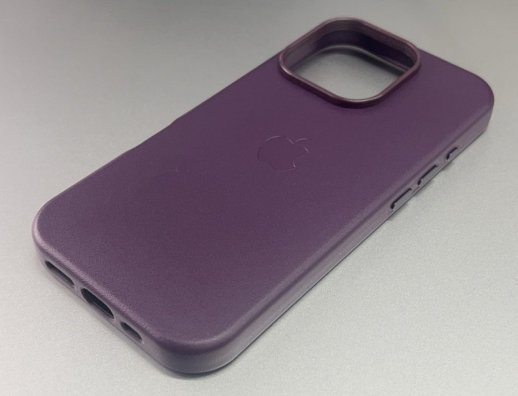 Чехол Leather Case Apple Iphone 16 Pro  MagSafe