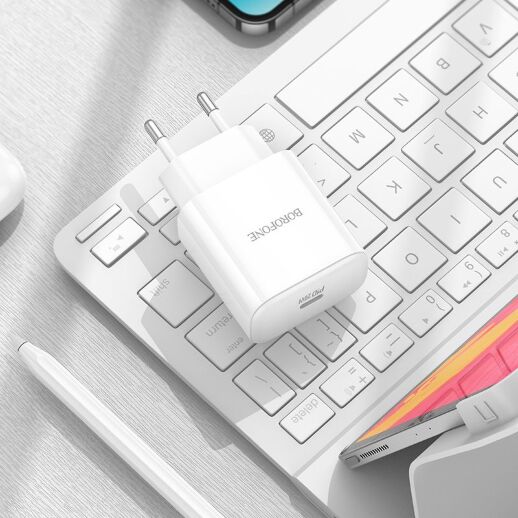 Мережевий зарядний пристрій BOROFONE BA81A TYPE-C PD 20W, білий